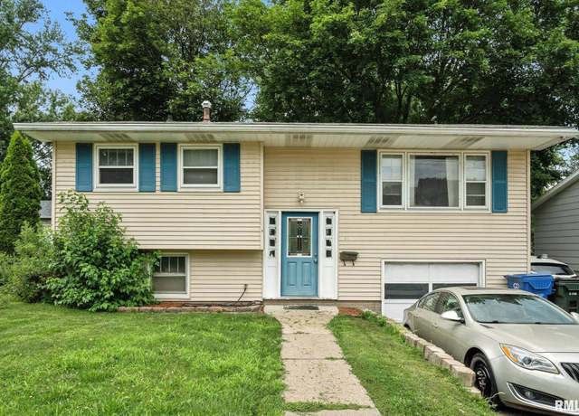 Property at 3324 Eastern Ave, Davenport, IA 52807, 3 beds, 1.5 baths