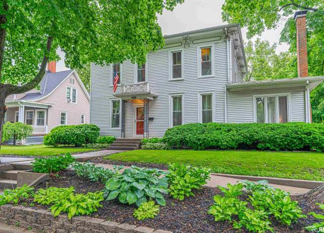 Property at 226 Delavan St, Lincoln, IL 62656, 5 beds, 2 baths