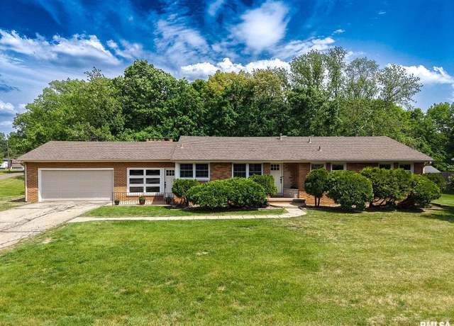 Property at 714 Arnold Rd, East Peoria, IL 61611, 3 beds, 2 baths