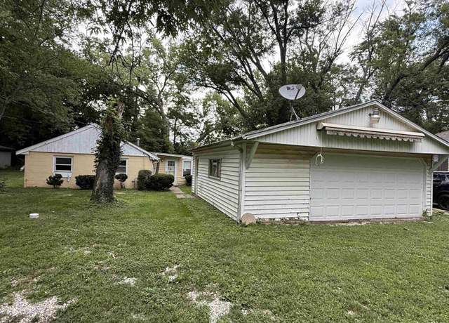 Property at 853 S Kim Moor Ave, Peoria, IL 61605, 1 bed, 1 bath