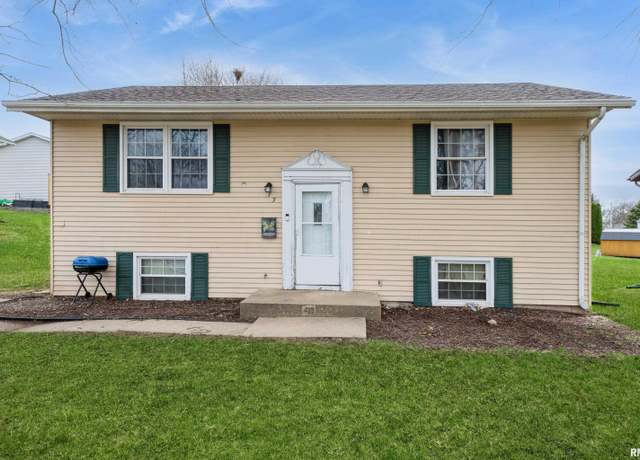Property at 413 Cynthia Dr, Maquoketa, IA 52060, 3 beds, 1 bath