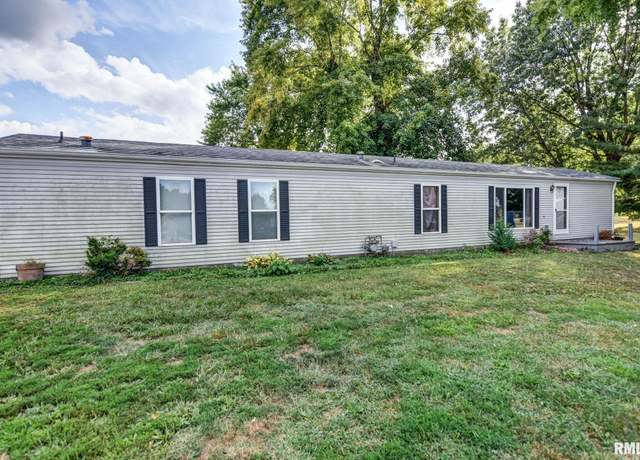 Property at 1553 S Shumway St, Taylorville, IL 62568, 2 beds, 2 baths