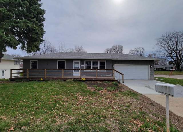 Property at 1803 N 7th St, Clinton, IA 52732, 4 beds, 1 bath