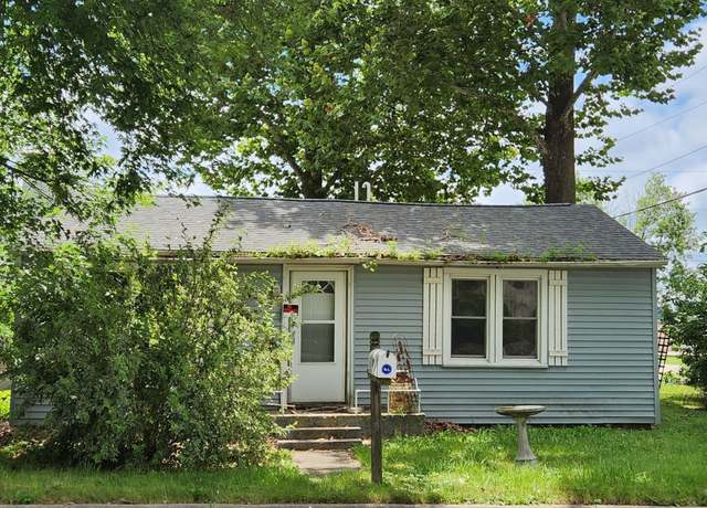 Property at 1313 3rd St, Lincoln, IL 62656, 2 beds, 1 bath