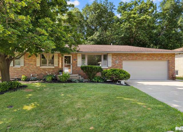 Property at 425 Neumann Dr, East Peoria, IL 61611, 3 beds, 2 baths
