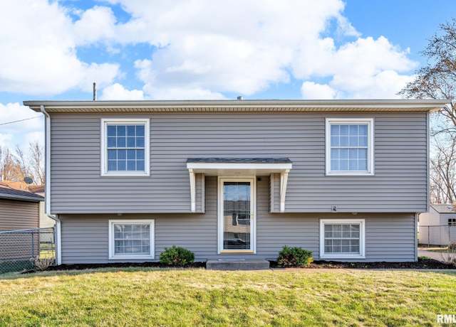 Property at 1314 94th Avenue West, Rock Island, IL 61201, 4 beds, 1 bath