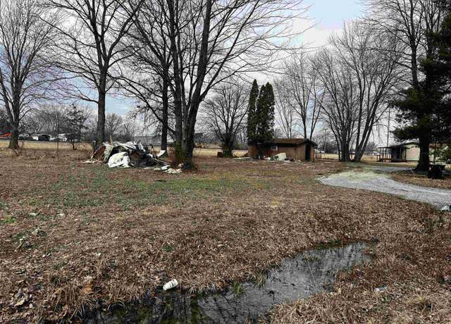 Property at 415 S Davis St, Sesser, IL 62884