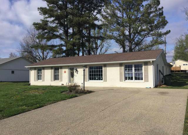Property at 109 Evergreen Dr, Anna, IL 62906, 3 beds, 3 baths