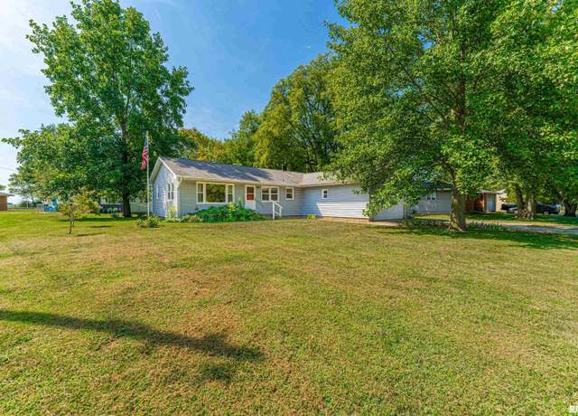 Property at 700 W 5th St, Delavan, IL 61734, 3 beds, 2 baths