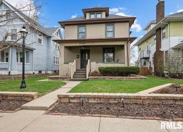 Property at 2134 14th St, Moline, IL 61265, 3 beds, 2.5 baths