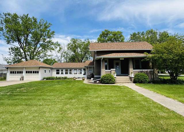 Property at 1123 W Losey St, Galesburg, IL 61401, 3 beds, 2 baths