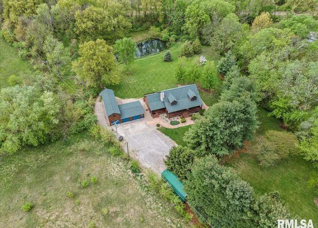 Property at 310 Pine Ridge Ln, Athens, IL 62613, 3 beds, 2.5 baths