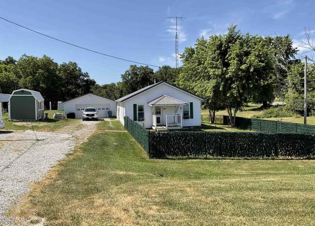 Property at 2448 State Route 161 Rte, Centralia, IL 62801, 3 beds, 1 bath