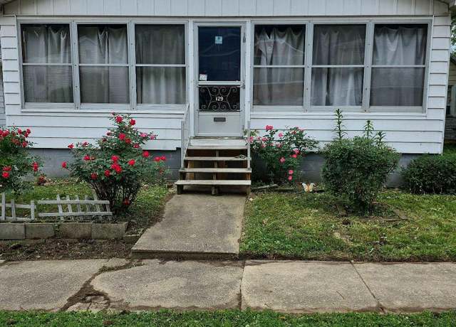 Property at 129 Pierson St, East Peoria, IL 61611, 2 beds, 1 bath