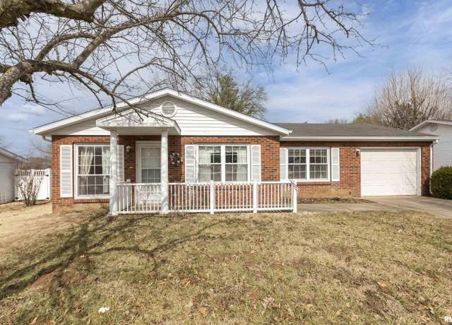 Property at 1806 W Sunset Dr, Carbondale, IL 62901, 3 beds, 1.5 baths