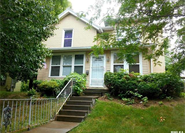 Property at 415 E 7th St, Davenport, IA 52803, 3 beds, 2 baths