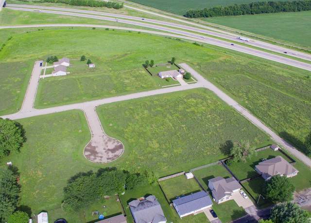 Property at 13 Chicory Dr, Elkhart, IL 62634