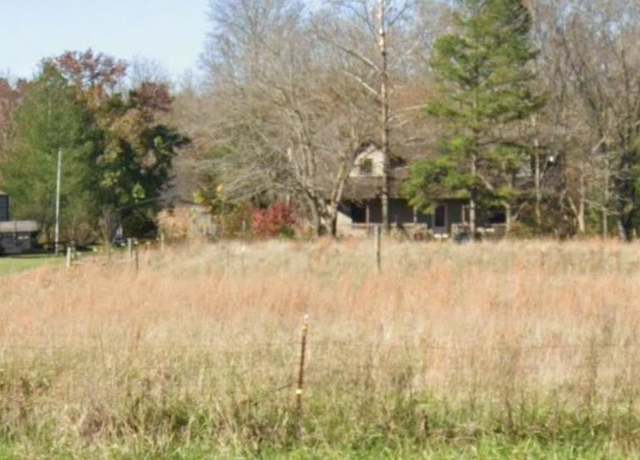 Property at 14557 Pittsburg Rd, Marion, IL 62959, 4 beds, 2 baths
