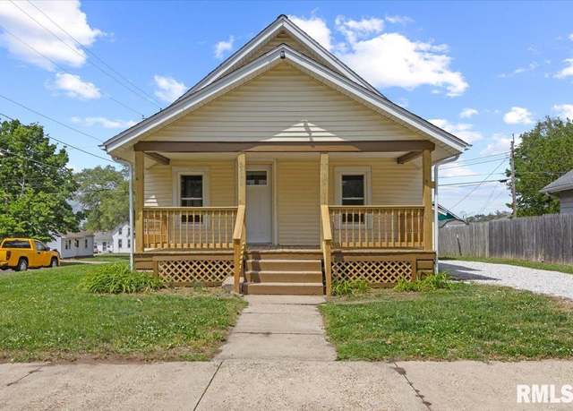 Property at 501 Chestnut St, Pekin, IL 61554, 3 beds, 1.5 baths