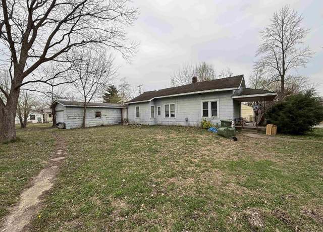 Property at 106 S 1st St, Elkville, IL 62932, 3 beds, 1 bath
