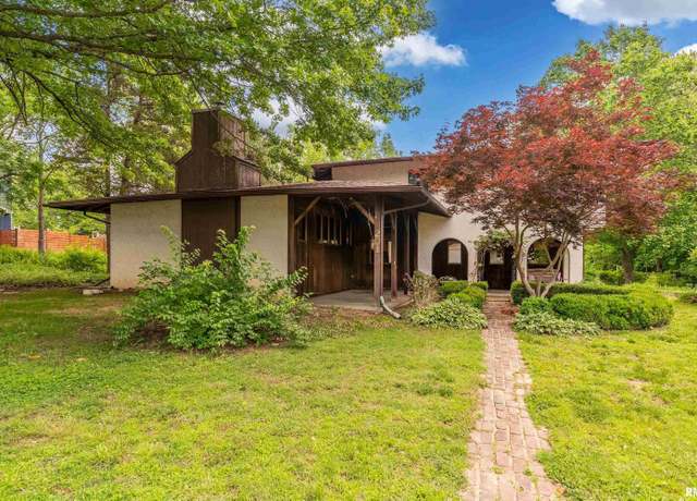 Property at 201 N Lark Ln, Carbondale, IL 62901, 4 beds, 2.5 baths