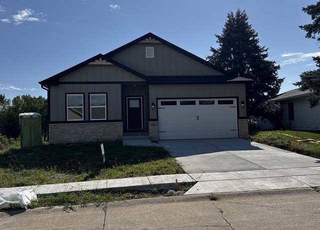 Property at 4325 Michigan Ave, Davenport, IA 52806, 3 beds, 2 baths