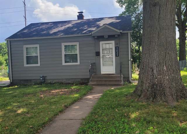 Property at 2633 Esplanade Ave, Davenport, IA 52803, 2 beds, 1 bath