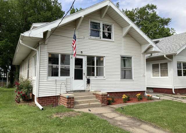 Property at 751 Mulberry St, Galesburg, IL 61401, 3 beds, 1 bath