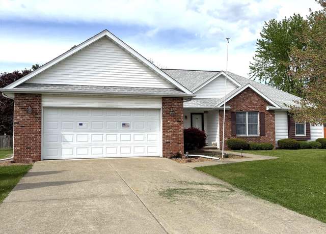 Property at 1245 Oakbrook Ave, Chatham, IL 62629, 3 beds, 2 baths
