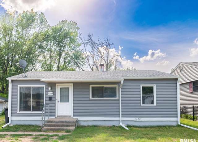 Property at 1703 Memorial Dr, Pekin, IL 61554, 4 beds, 2 baths