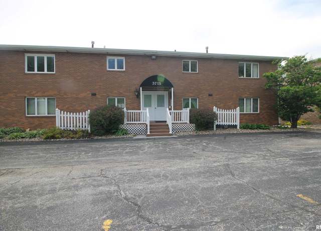 Property at 3715 35th St #4, Moline, IL 61265, 2 beds, 2 baths