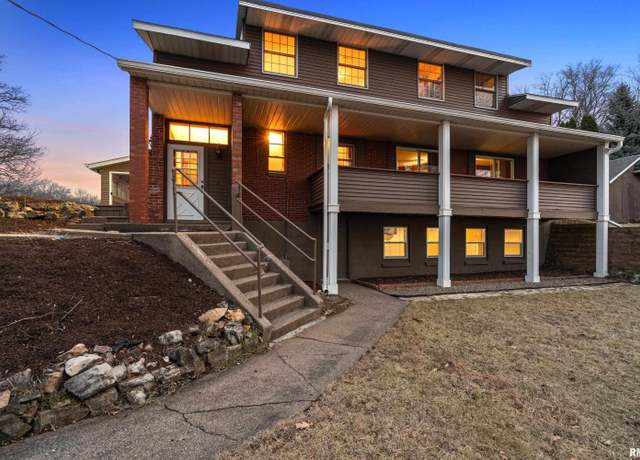 Property at 7216 Valley Dr, Bettendorf, IA 52722, 4 beds, 4 baths