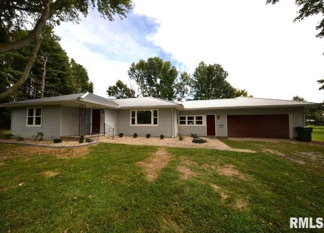 Property at 1108 N Main St, Dix, IL 62830, 3 beds, 2 baths