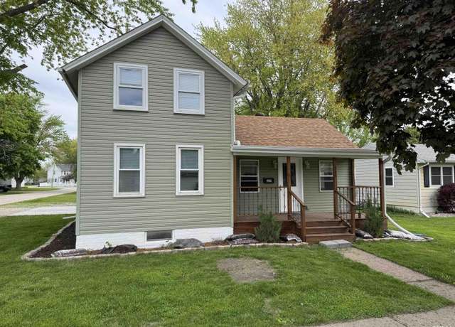 Property at 329 E Orange St, Geneseo, IL 61254, 3 beds, 2.5 baths
