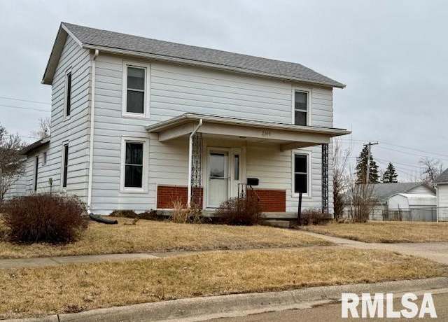 Property at 2349 N 8th St, Clinton, IA 52732, 4 beds, 2 baths