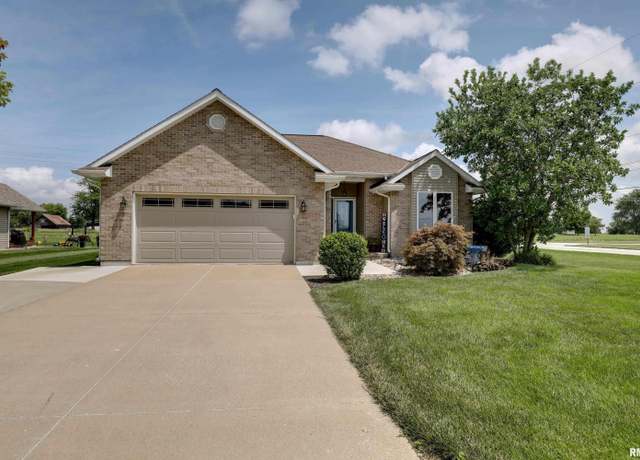 Property at 1525 Cadbury Rdg, Quincy, IL 62305, 3 beds, 3 baths
