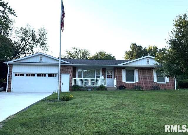 Property at 209 Hillcrest Dr, Washington, IL 61571, 3 beds, 1.5 baths
