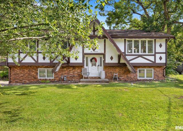 Property at 114 Julian Ave, East Peoria, IL 61611, 3 beds, 2.5 baths
