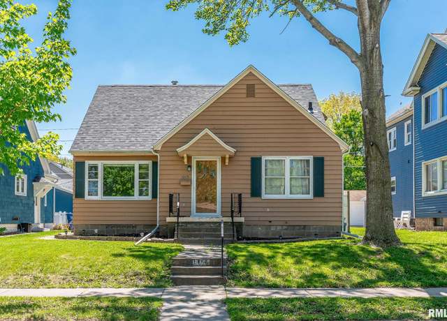 Property at 1015 E Central Park Ave, Davenport, IA 52803, 3 beds, 1.5 baths