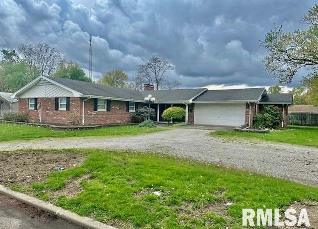 Property at 1202 Pauline St, Taylorville, IL 62568, 4 beds, 2 baths