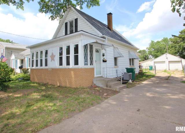 Property at 2209 W Ayres Ave, West Peoria, IL 61604, 3 beds, 1 bath