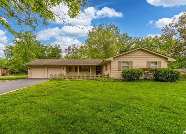 Property at 2605 W Sunset Dr, Carbondale, IL 62901, 4 beds, 2 baths
