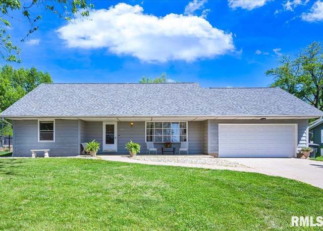 Property at 1504 Kern Rd, Washington, IL 61571, 4 beds, 2 baths