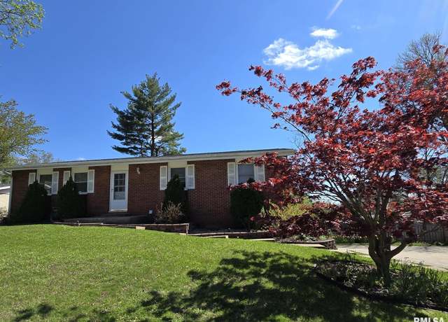 Property at 2620 Midlan Dr, Quincy, IL 62301, 3 beds, 2.5 baths
