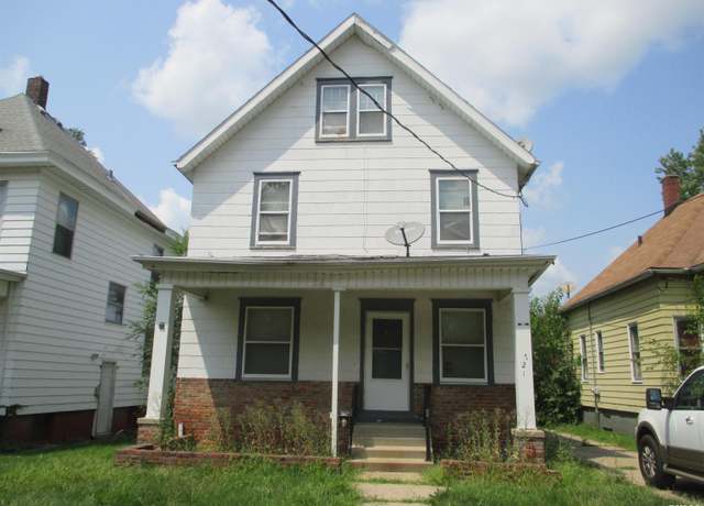 Property at 721 E Kansas St, Peoria, IL 61603, 4 beds, 1.5 baths