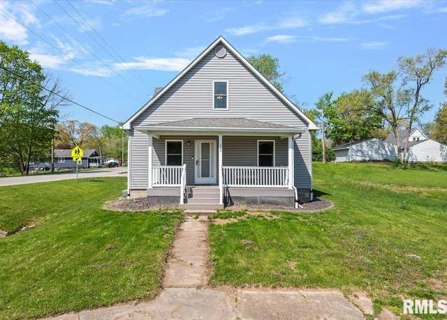 Property at 101 N 8th St, Riverton, IL 62561, 4 beds, 2 baths