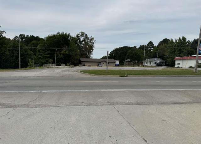 Property at 901 N Victor St, Christopher, IL 62822