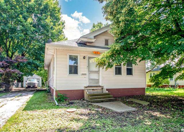 Property at 65 Lake St, Galesburg, IL 61401, 4 beds, 2 baths