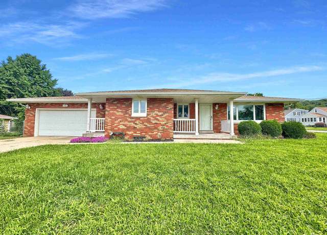 Property at 102 Mary Pl, East Peoria, IL 61611, 3 beds, 1 bath