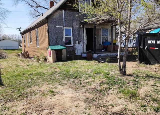 Property at 205 2nd St, South Pekin, IL 61564, 4 beds, 1 bath